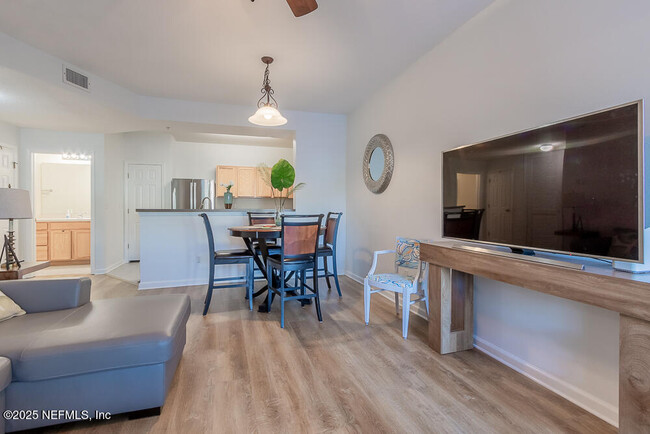 Building Photo - 575 Oakleaf Plantation Pkwy