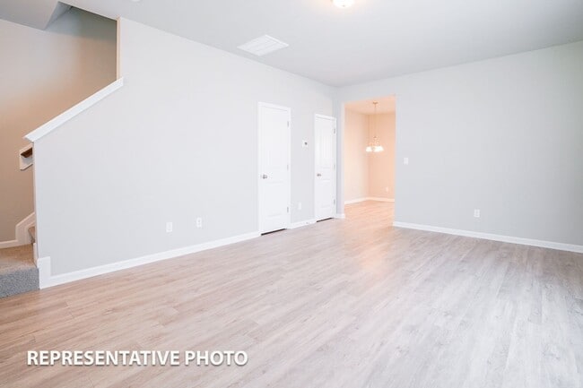 Building Photo - 2 Bedroom Townhome in Smithfield!