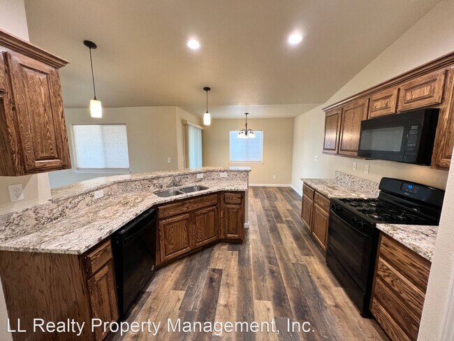 Foto del edificio - 4 br, 2 bath House - 701 N Broadway