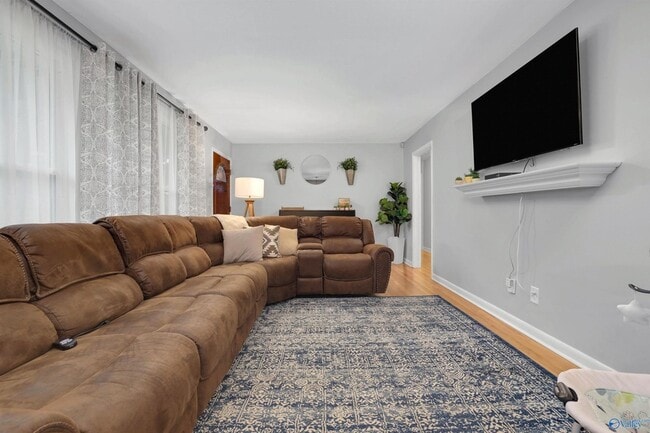 Foto del edificio - 619 Graycroft Dr SW