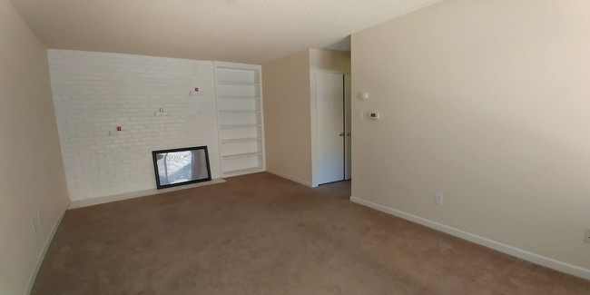 Building Photo - 6385 Tupelo Dr