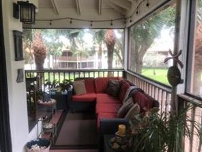 Foto del edificio - 511 Brackenwood Pl