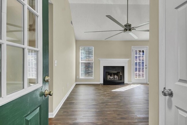 Building Photo - 40 Elisabeth Way