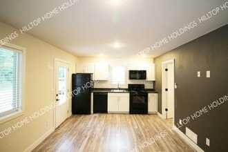 Building Photo - 11 Brookside Rd