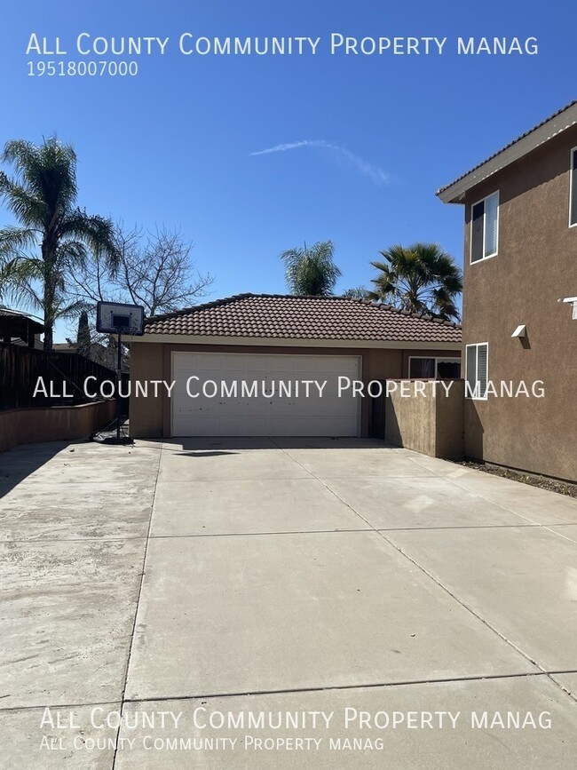 Building Photo - Single Family POOL Home in Murrieta!