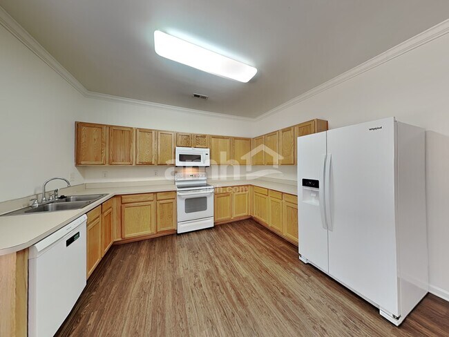 Building Photo - 201 Flanders Dr