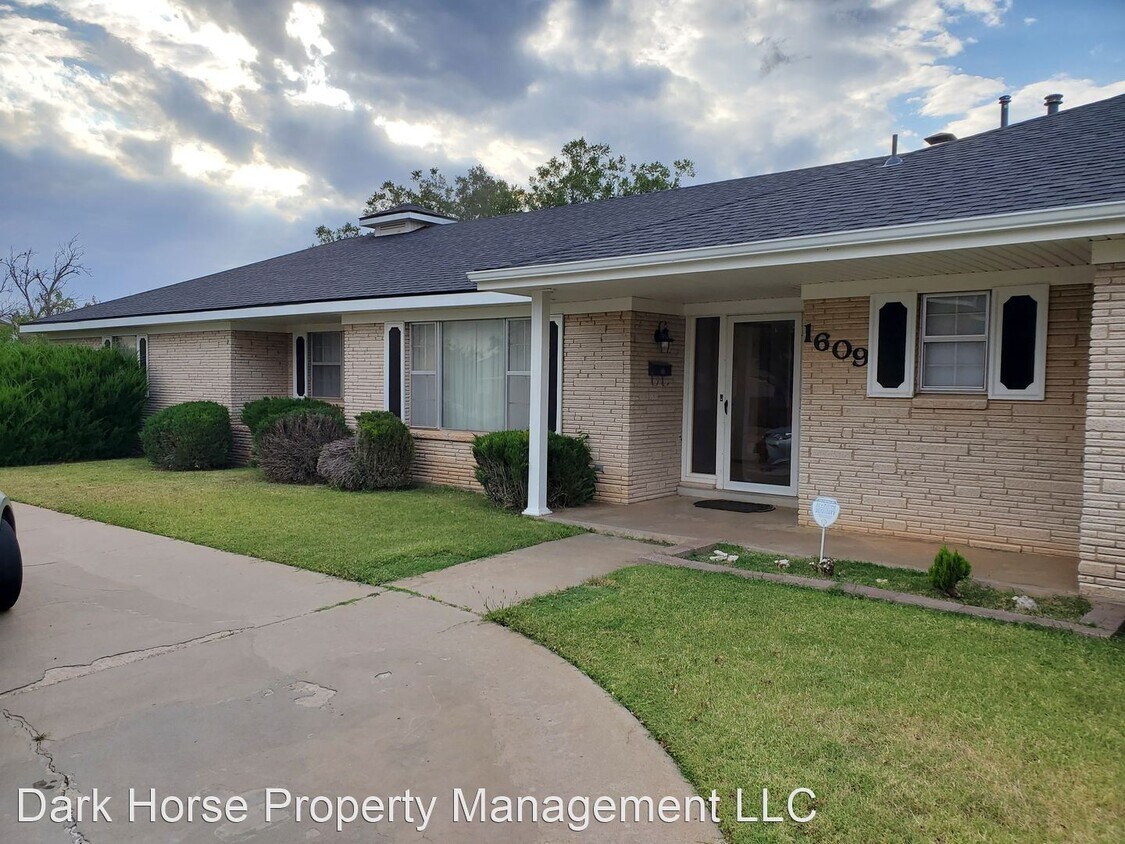 4 br, 3 bath House 1609 Primrose House Rental in TX