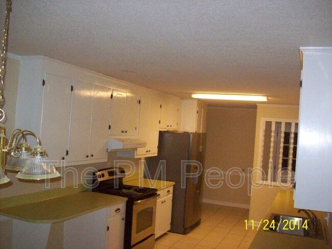 Building Photo - 200 Maycaw Dr