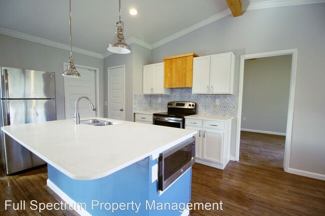 Building Photo - 3 br, 2 bath House - 4326 Flint Hill