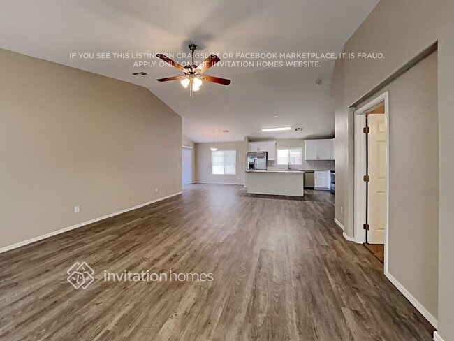 Building Photo - 552 S 167th Ln