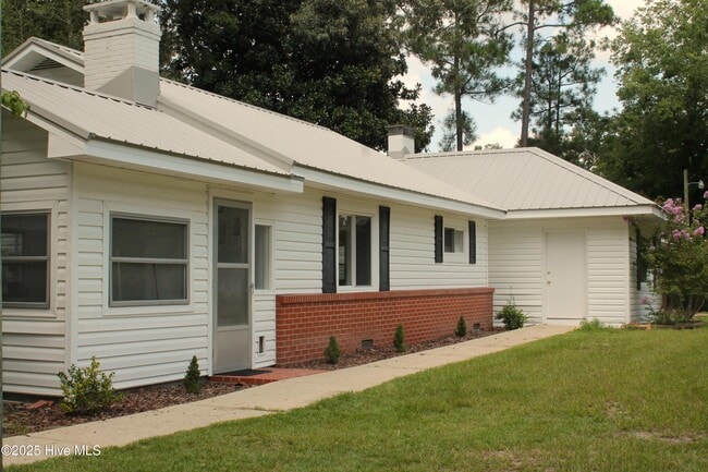 Building Photo - 496 Holly Grove School Rd