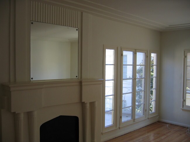 Foto del edificio - 6176 W Olympic Blvd