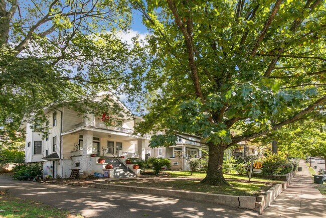 Foto del interior - Laurelton Oaks