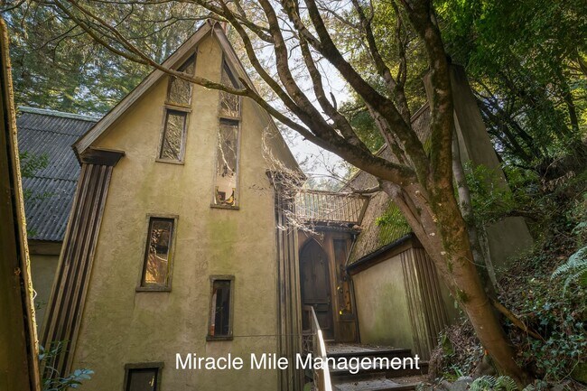 Building Photo - Unique Tudor Style Home with bonus cottage