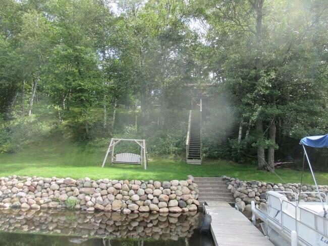 Foto del edificio - 16338 Birchwood Ln