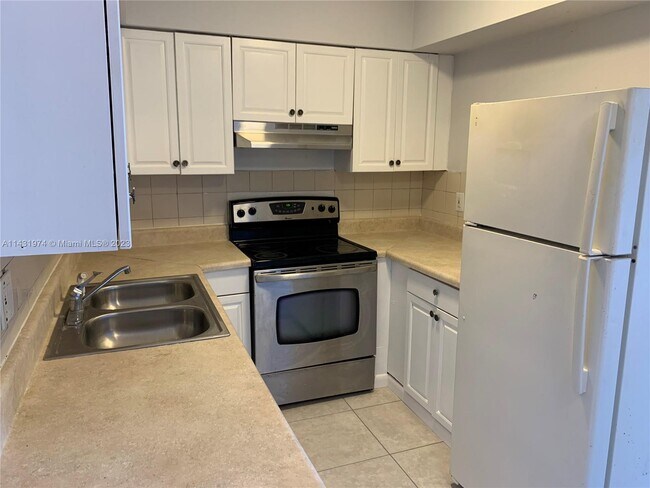 Foto del edificio - 801 SW 7th St