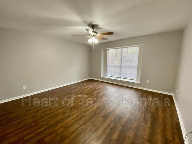 Building Photo - 6824 Edmond Ave