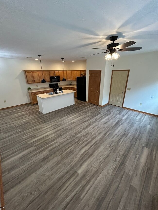 Foto del edificio - Modern & Spacious 3-Bedroom Ranch Condo – Coming April 2026!
