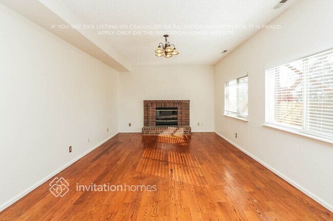 Foto del edificio - 7920 Camfield Cir