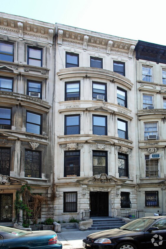 Building Photo - 35 W 85th St