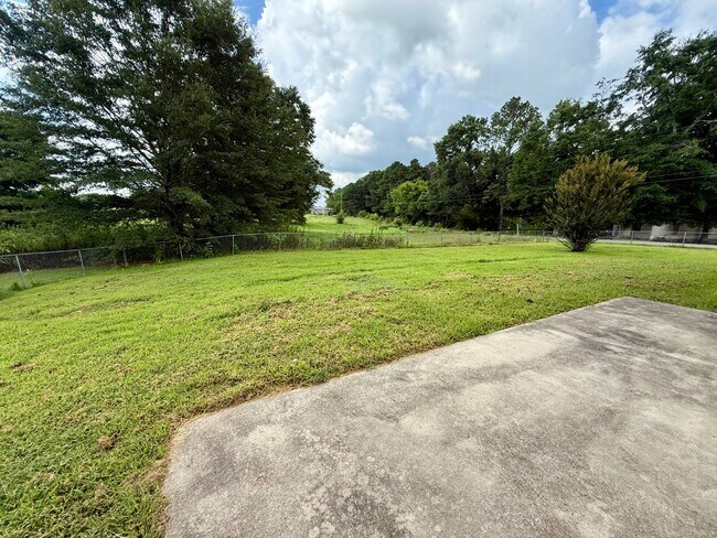 Building Photo - 1571 Hambrick Dr