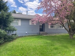 Building Photo - 1122 S Cedarview Dr