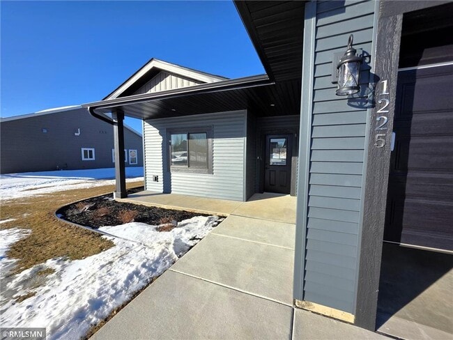 Foto del edificio - 1227 Wisteria Ln