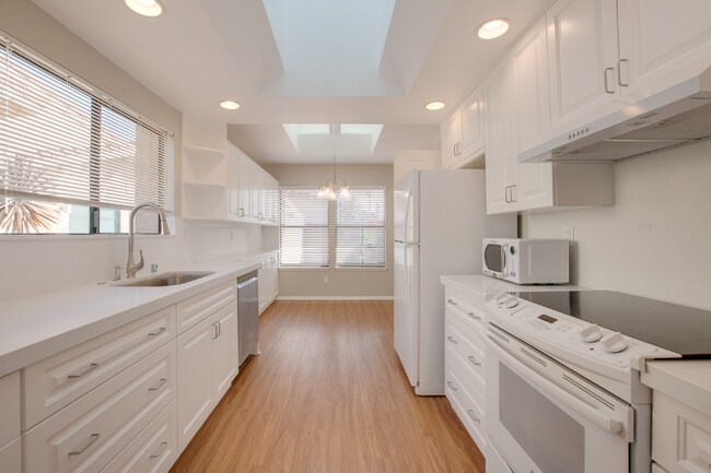 Foto del edificio - 1828 Caminito Ascua