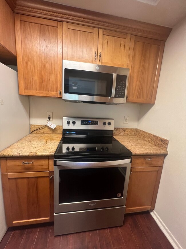Building Photo - 501 Palisades Dr