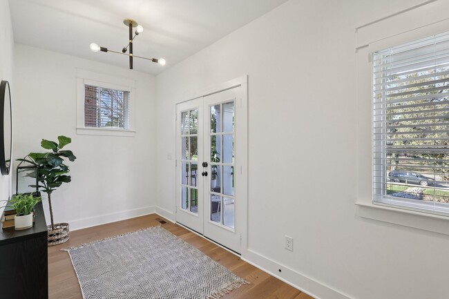 Building Photo - 521 Hobson Chapel Pl