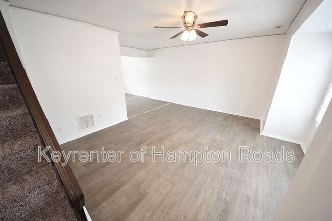 Building Photo - 3595 Windmill Dr