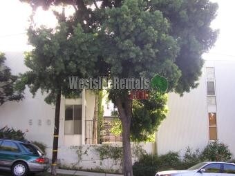 Primary Photo - 520 Strand St
