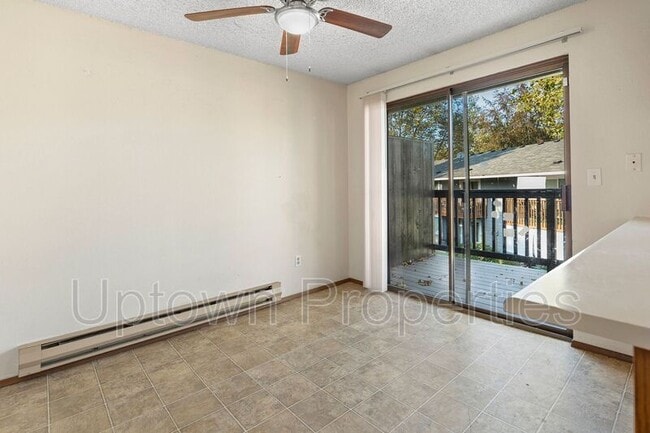 Building Photo - 5660 SW 180th Ave
