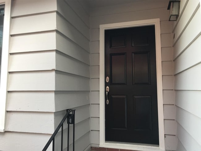 Building Photo - 2801 Chabot Dr