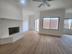 Building Photo - 802 Headwater Dr