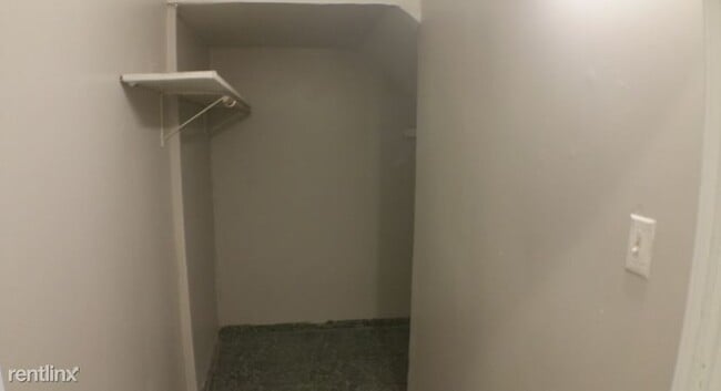 Building Photo - 2 br, 1 bath 4plex - 1138 West Ashby Place 1