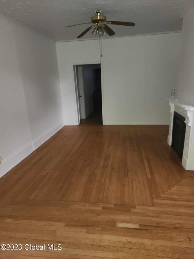 1412 6th Ave Unit 1, Watervliet, NY 12189 Room for Rent in Watervliet