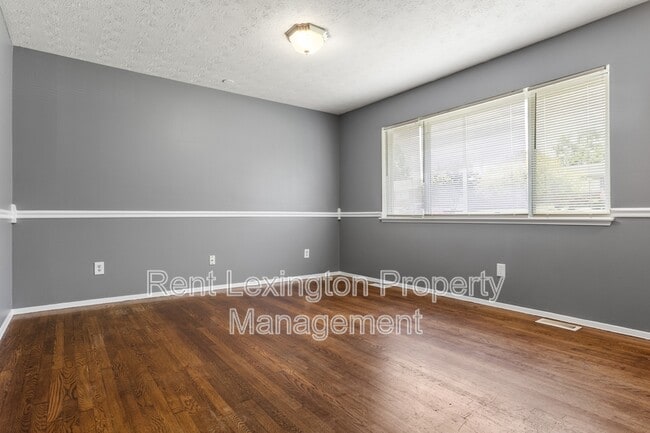Foto del edificio - 461 Potomac Dr