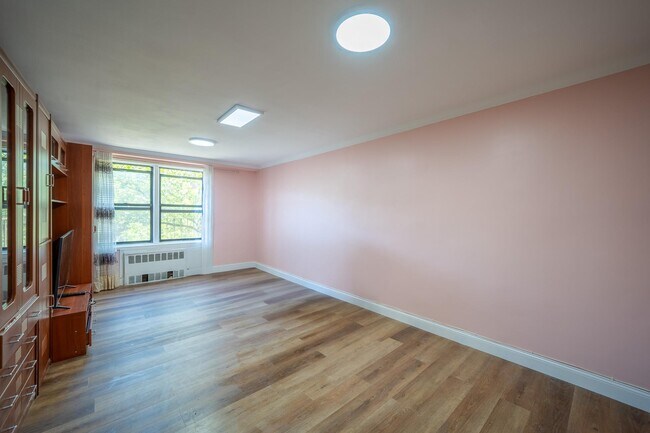 Photo - 141-30 84th Rd Apartment