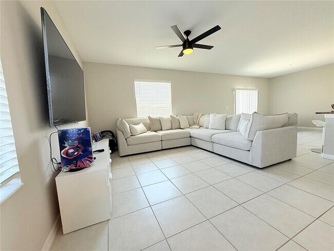 Building Photo - 10330 Blue Plume Ct