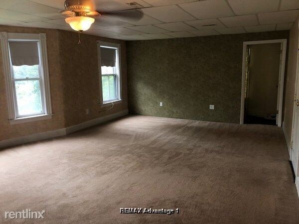 Building Photo - 2 br, 1 bath Apartment - 11 Lyman St