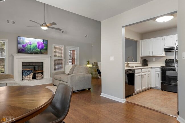 Building Photo - 5150 Laurel Bridge Ct SE