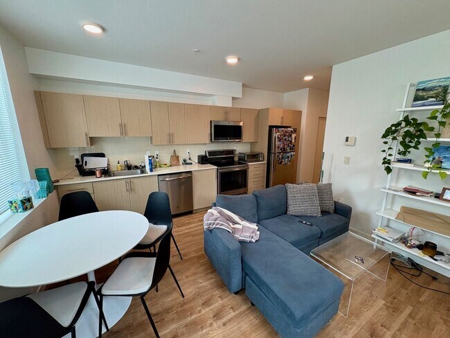 Foto del edificio - Capitol Hill Condominium ~ Edison