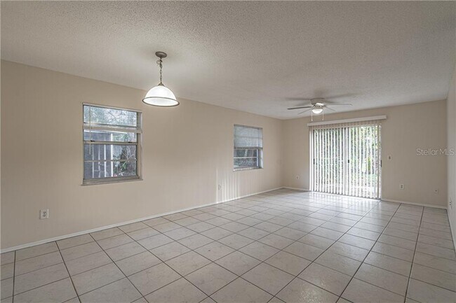 Foto del edificio - 265 Camillia Ln