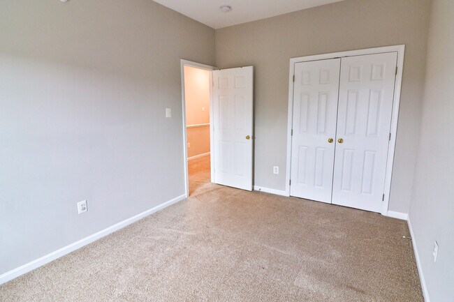 Foto del edificio - 507 Falcon Park Ln