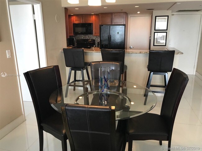 Building Photo - 1717 N Bayshore Dr  D-3945 Miami Fl 33132