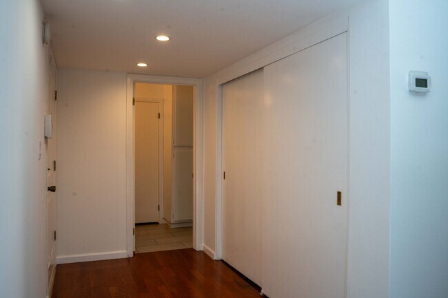 Foto del edificio - 4521 Colbath Ave