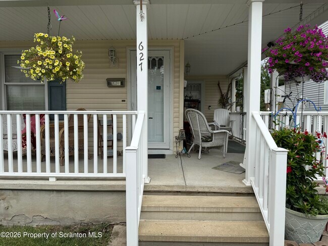 Foto del edificio - 627 Sherwood Ave