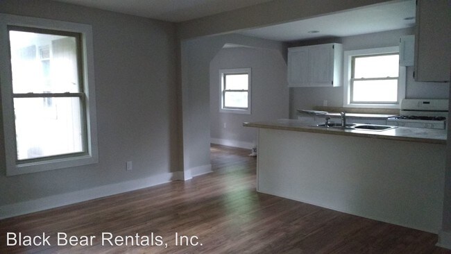 Building Photo - 2 br, 1 bath House - 23 Blalock Ave.