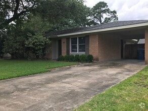 Building Photo - 302 Newcastle Dr